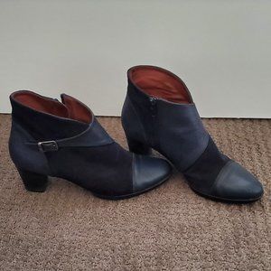 Hispanitas Navy Blue Leather & Suede Booties